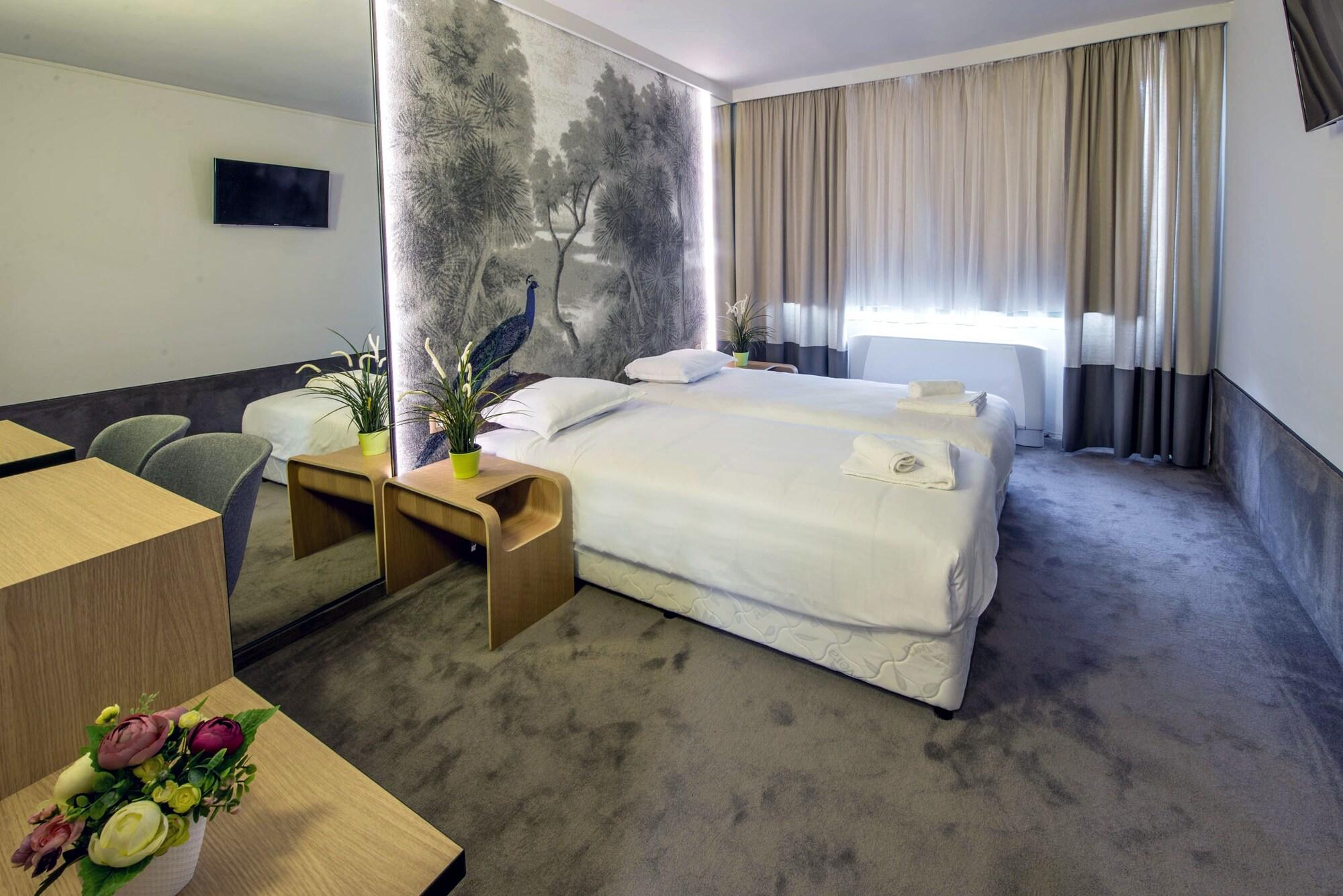 Park Hotel Raya Garden - Free Parking Veliko Tarnovo Extérieur photo