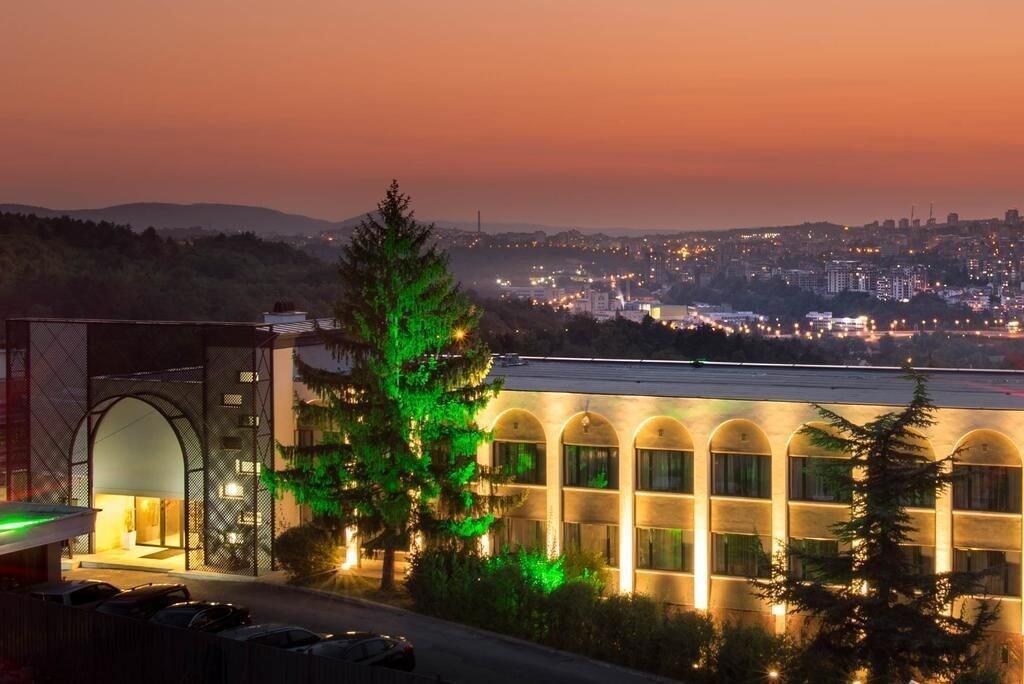 Park Hotel Raya Garden - Free Parking Veliko Tarnovo Extérieur photo