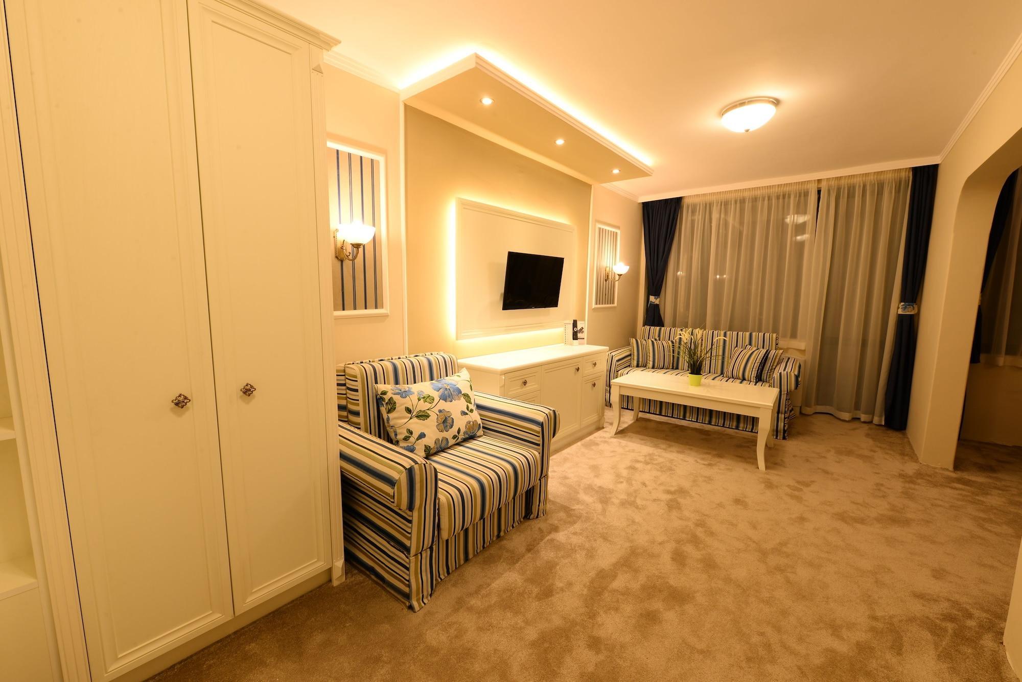 Park Hotel Raya Garden - Free Parking Veliko Tarnovo Extérieur photo