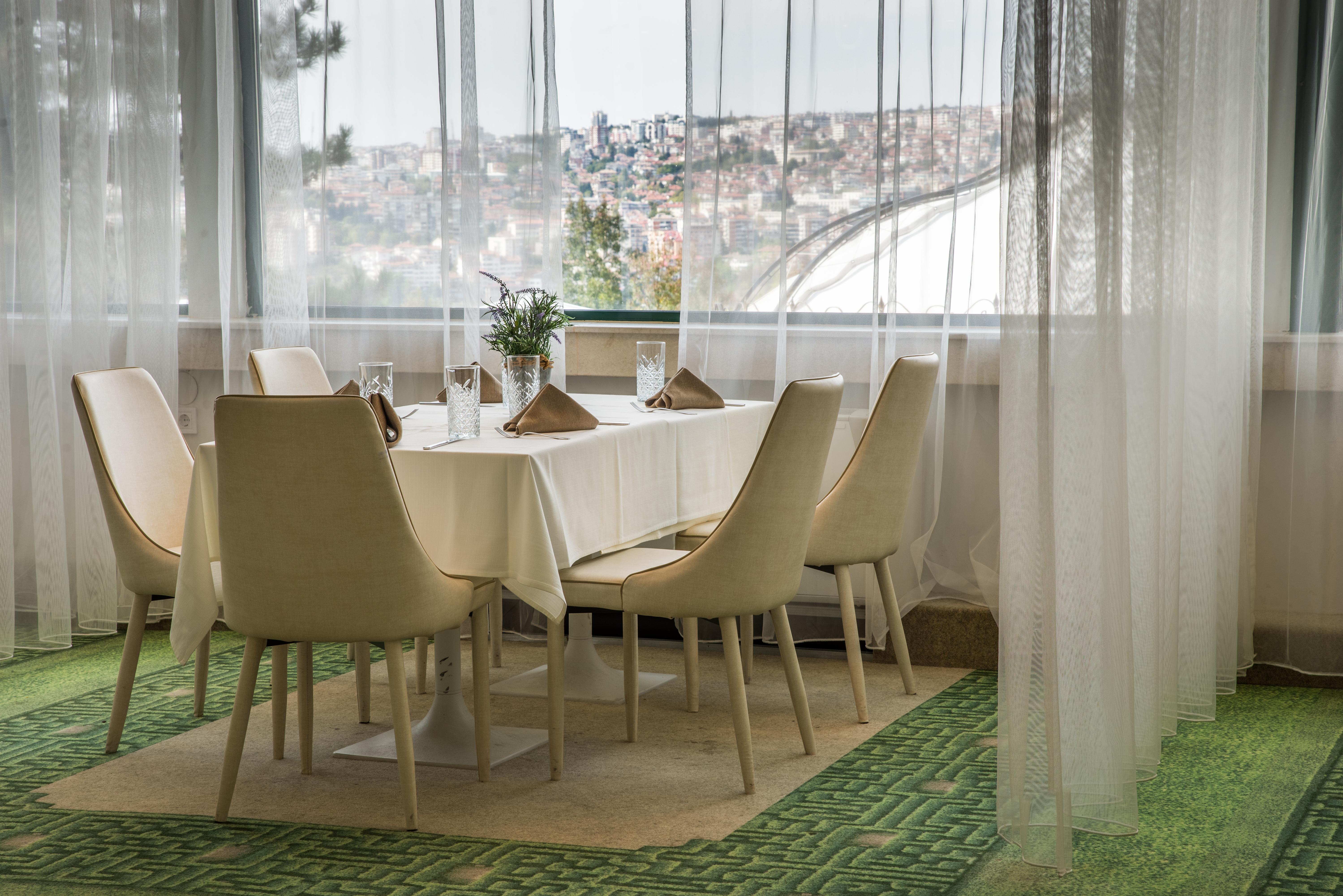 Park Hotel Raya Garden - Free Parking Veliko Tarnovo Extérieur photo