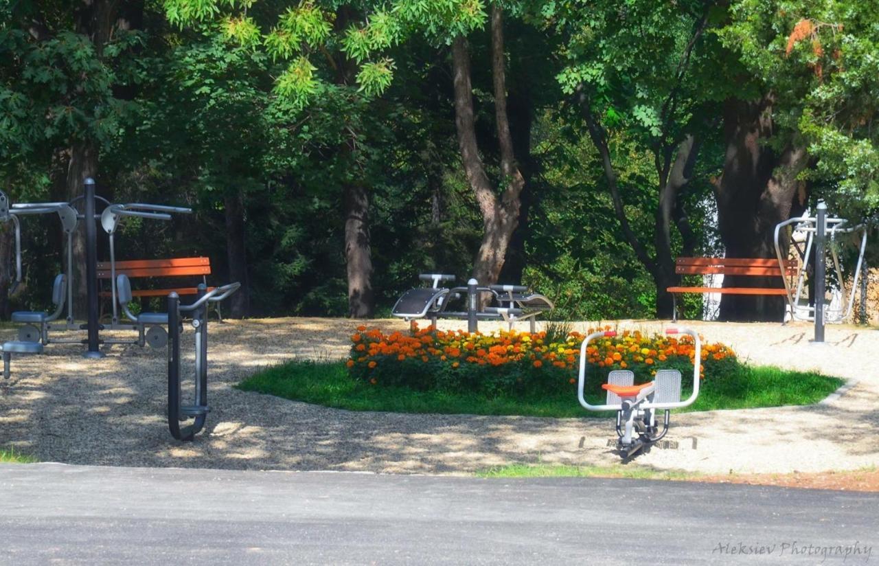 Park Hotel Raya Garden - Free Parking Veliko Tarnovo Extérieur photo